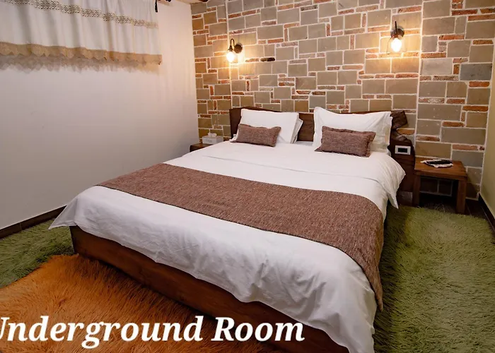 Hotels in Korce