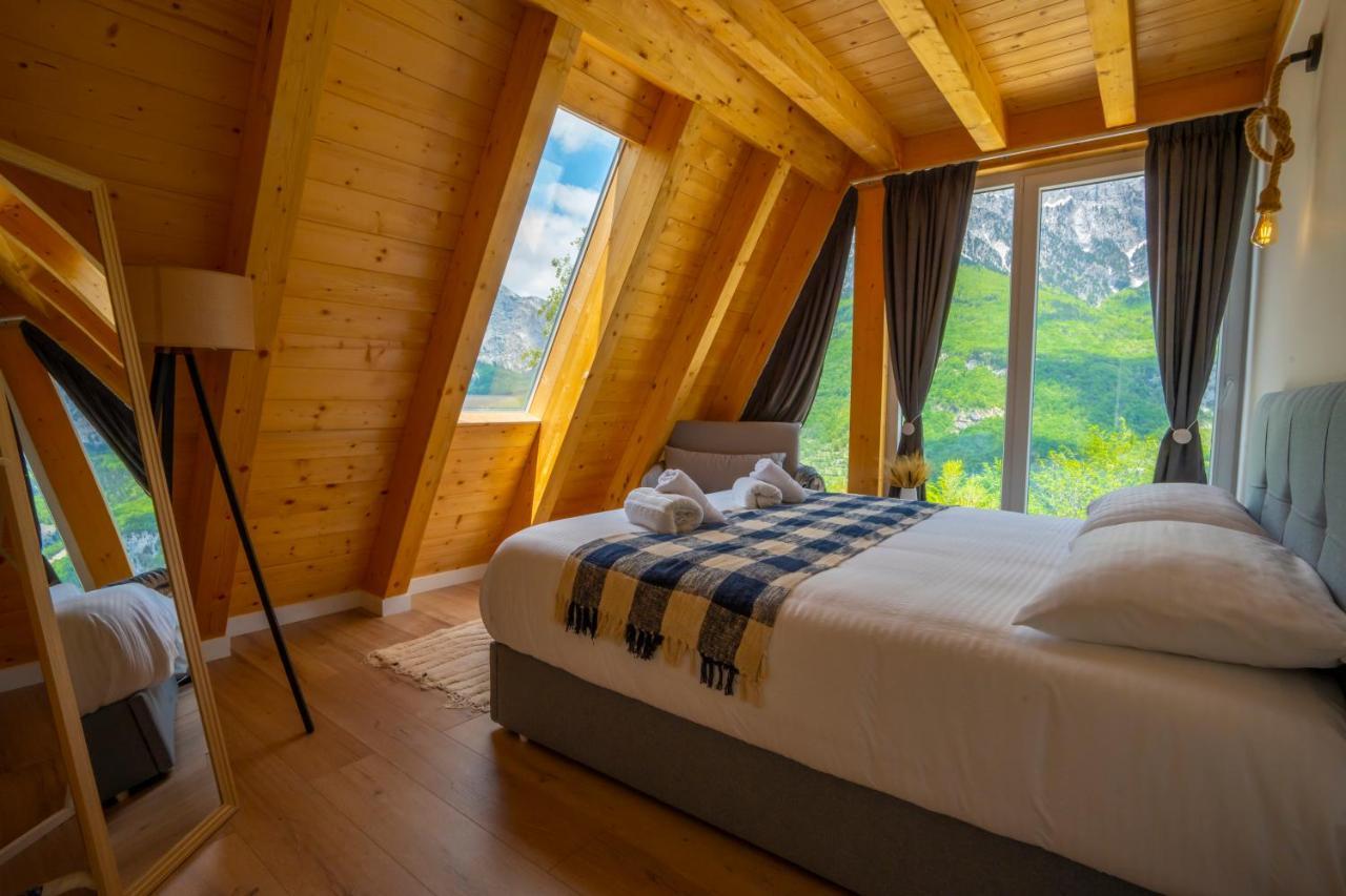 Double Room Mountain View