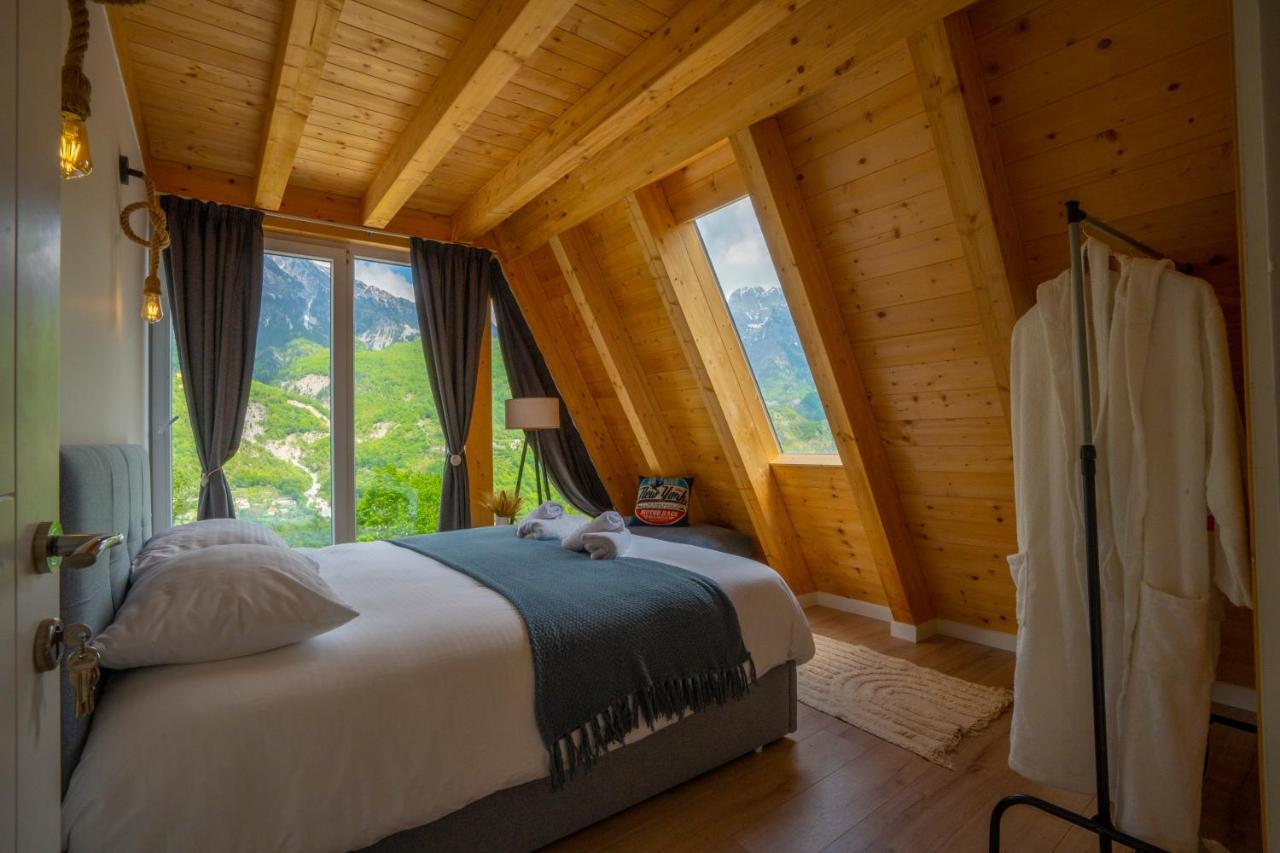 Double Room Mountain View