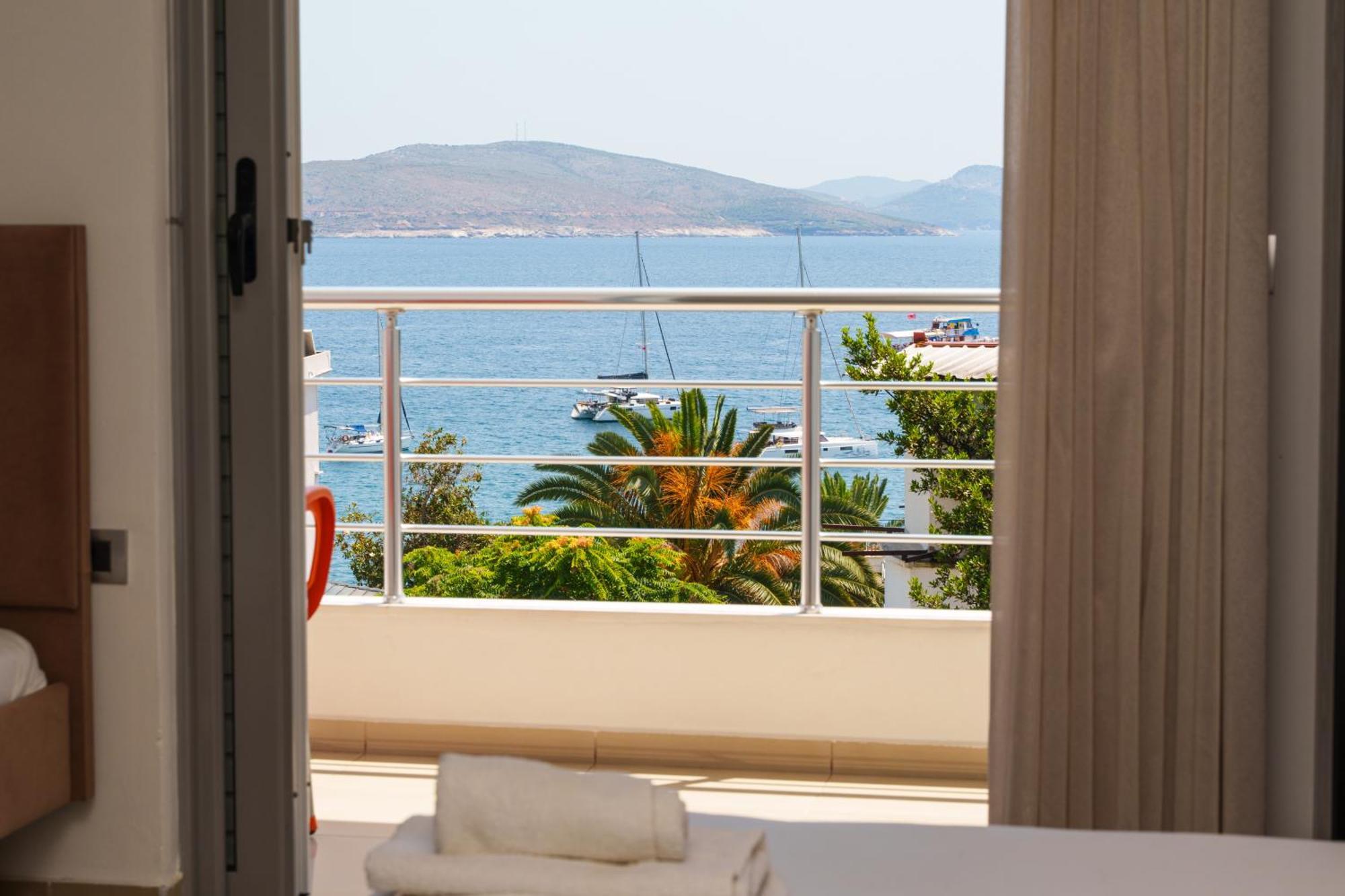 Studio Apartment Sea View