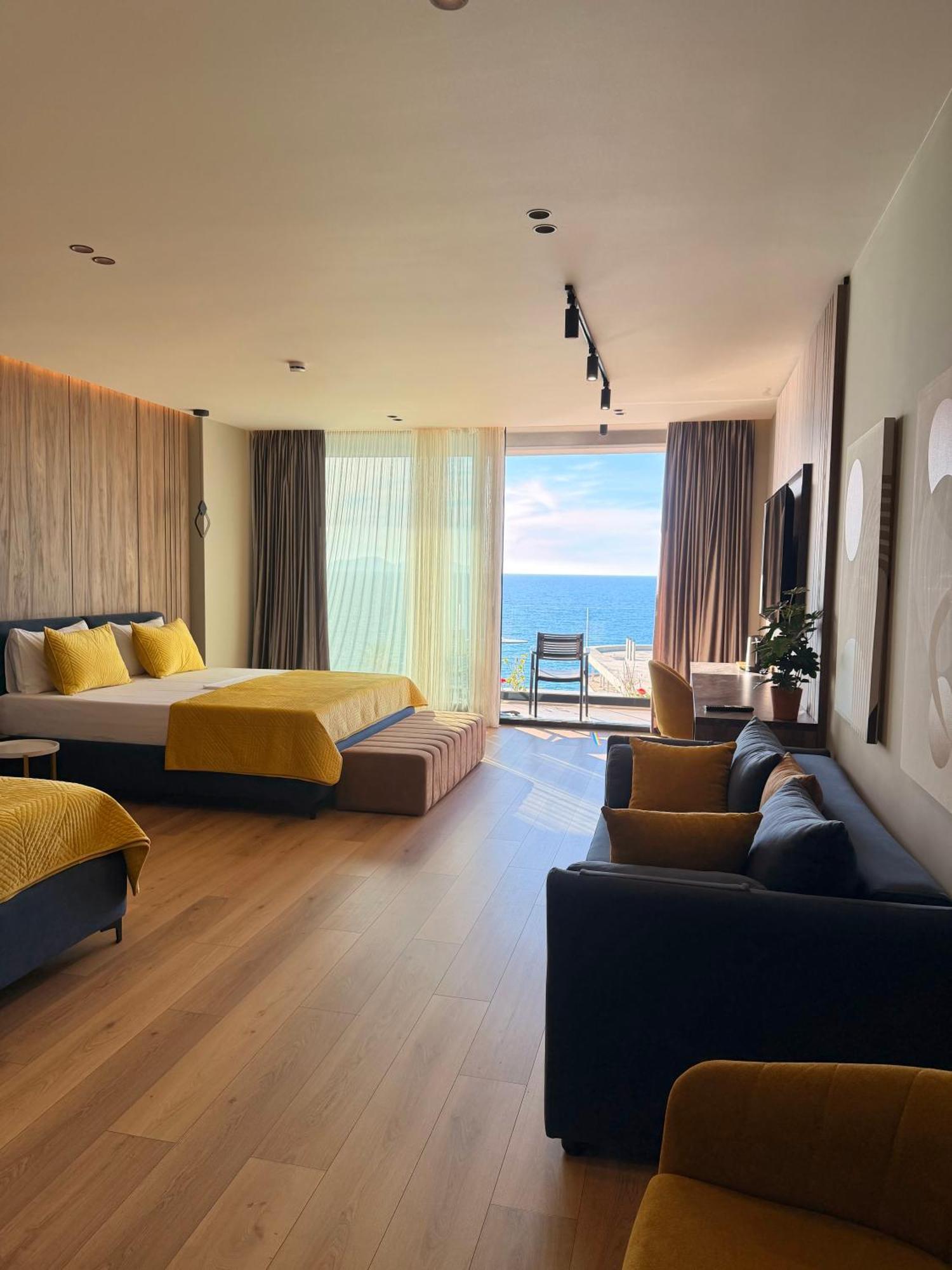 Superior Family Room