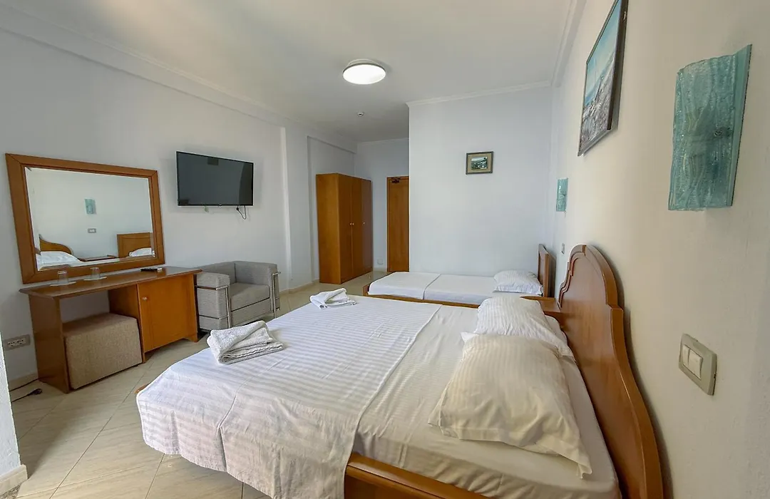 Hotel Bahamas-1
