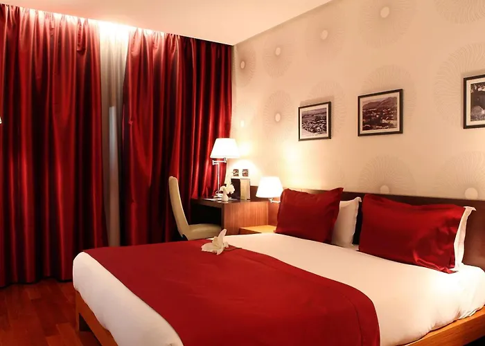 Tirana hotels near Blloku