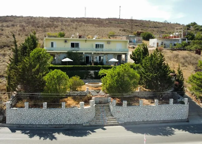 Qeparo Hotels