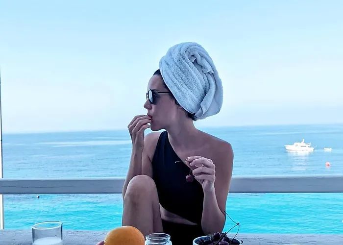 Himare Hotels