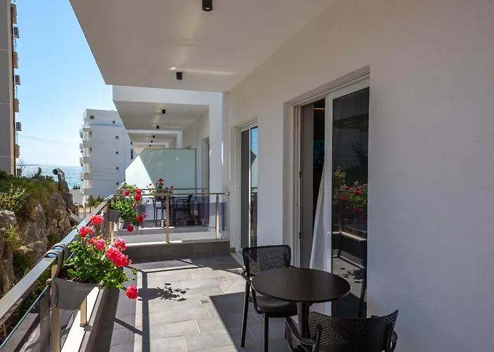 Azure Inn Hotel Sarande