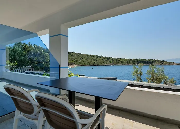 Fabeno Villa Sarande