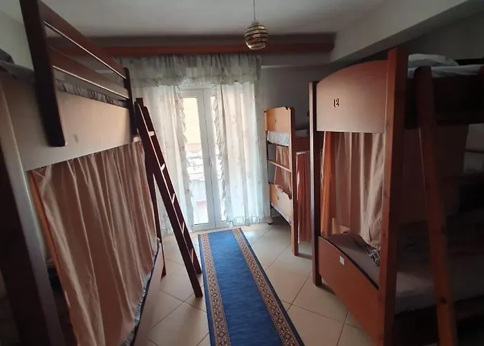Mona'S Hostel Sarande