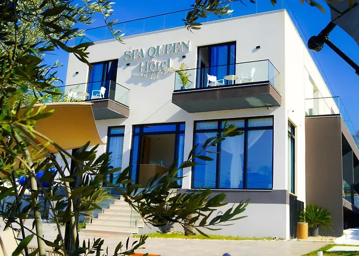 Sea Queen Luxury Hotel Radhime