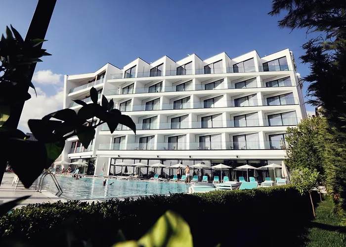 Hotel Luxury Premium Finese Golem 