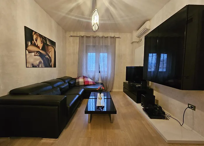 Tirana hotels near Bektashi World Center