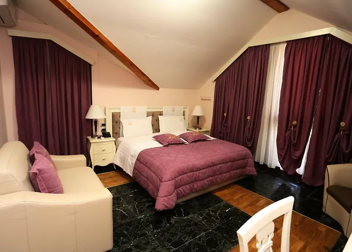 Hotel Lux De Paris Tirana